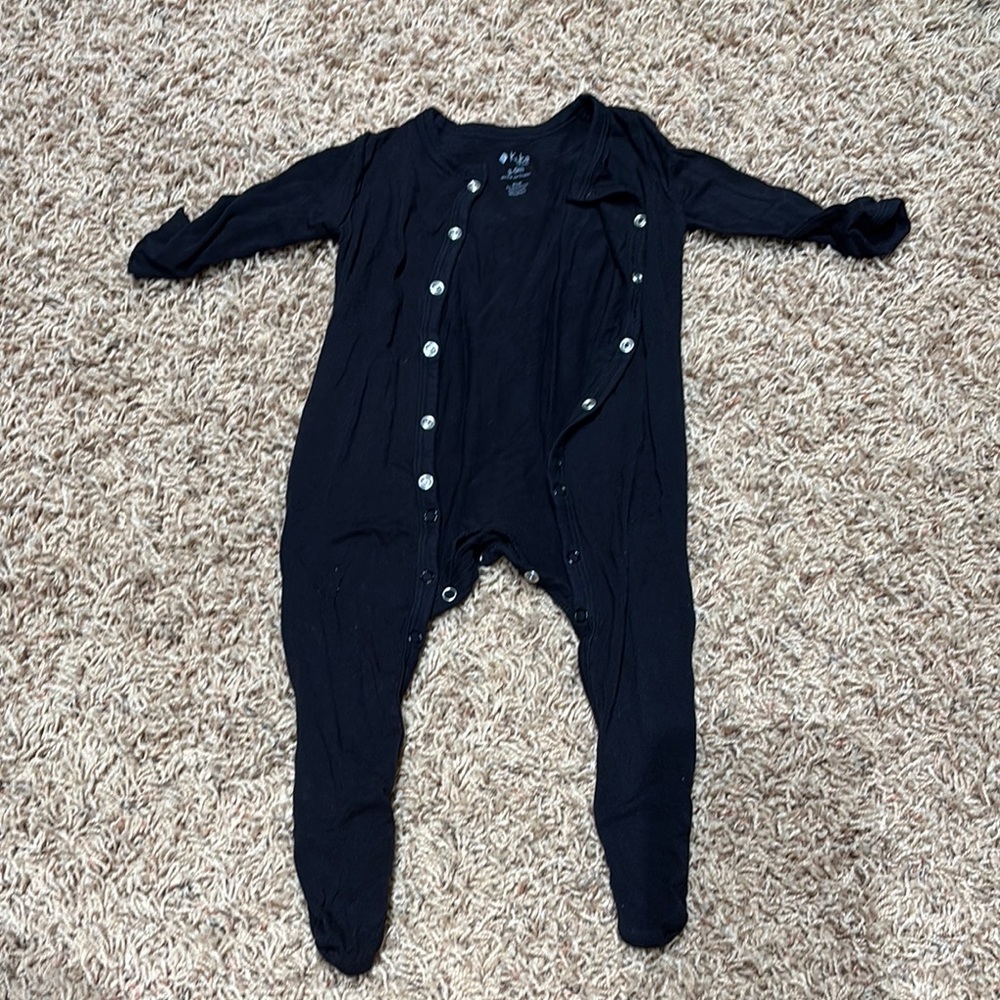 Kyte BABY Black Footies One Piece